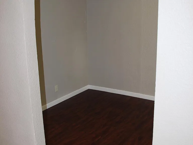 3720 N Fillmore St — Photo 7