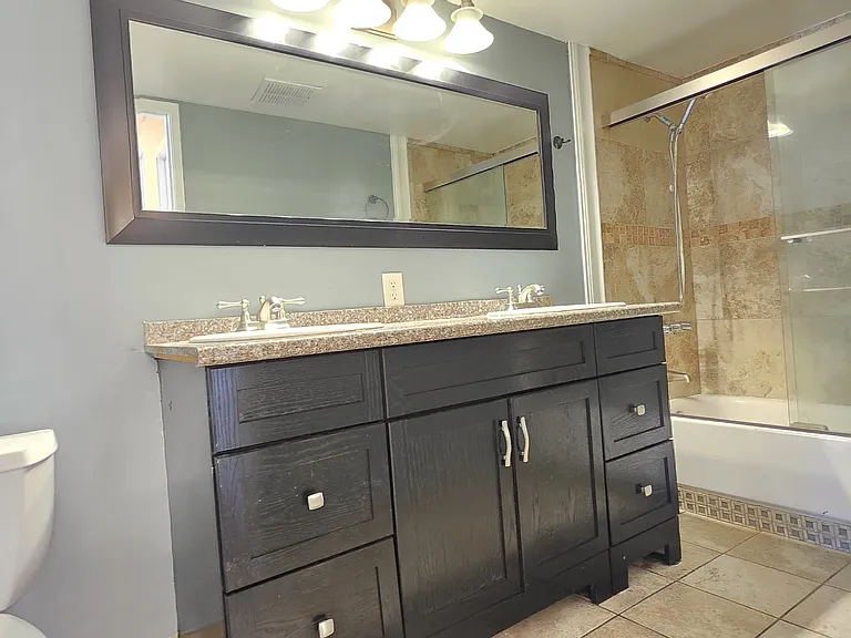 4136 N Thesta St #10 — Photo 23
