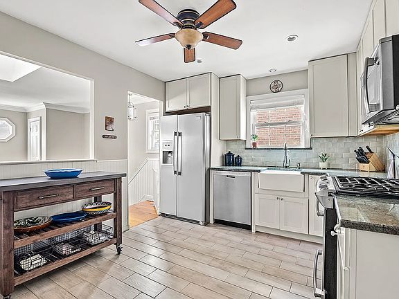4th image of 147 Beach 123 St