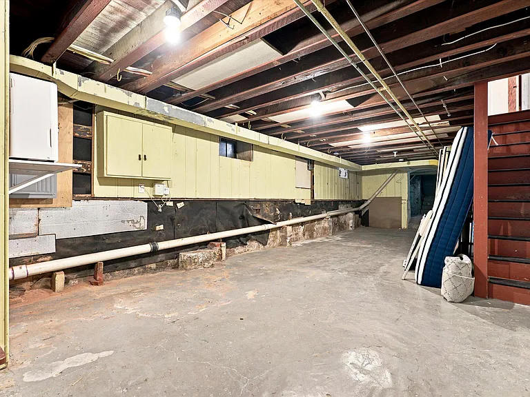 223 Wendover St — Photo 22