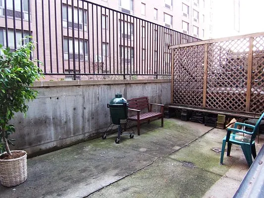 Rented by Friedman Roth Realty | media 29