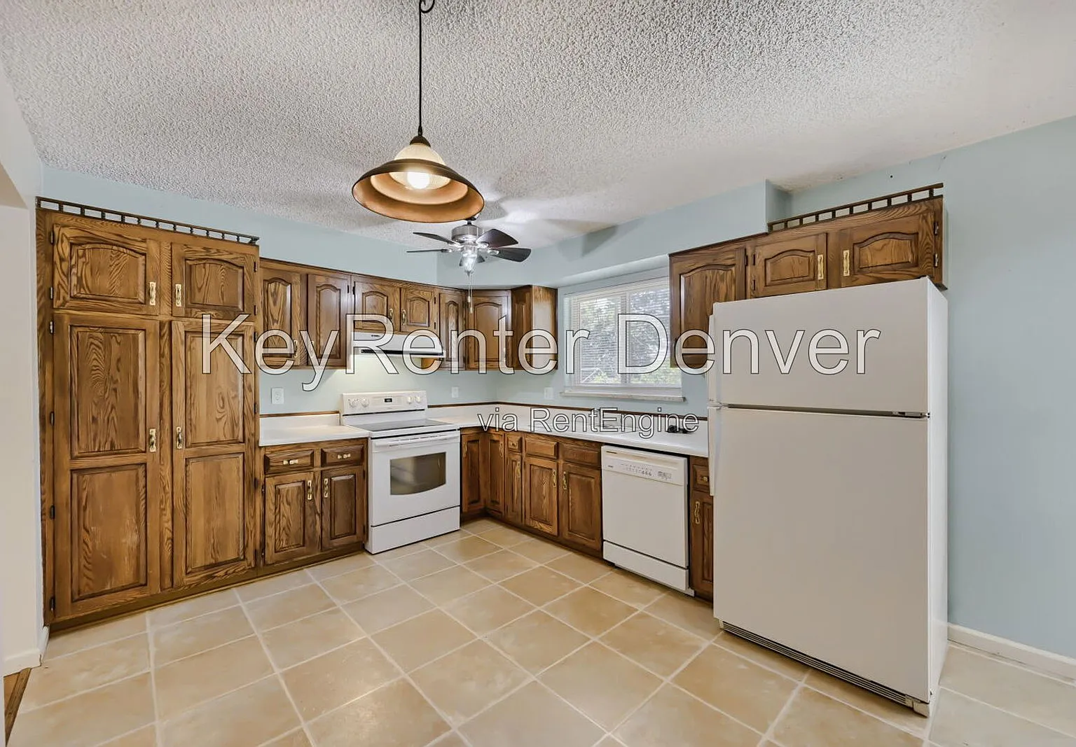 5 bed, 2.0 bath, 2461 sqft, $3,000 — Photo 4