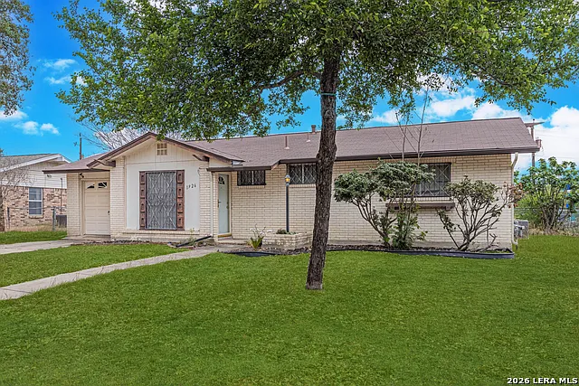 1926 Rawhide Ln — Photo 2