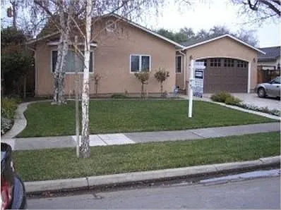 905 Hummingbird Dr photo 1