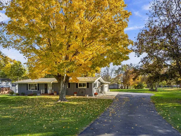 706 S Pine St, Weyauwega, WI 54983