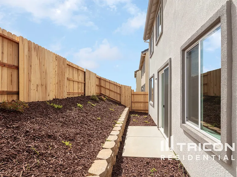 Tricon Sunridge — Photo 64