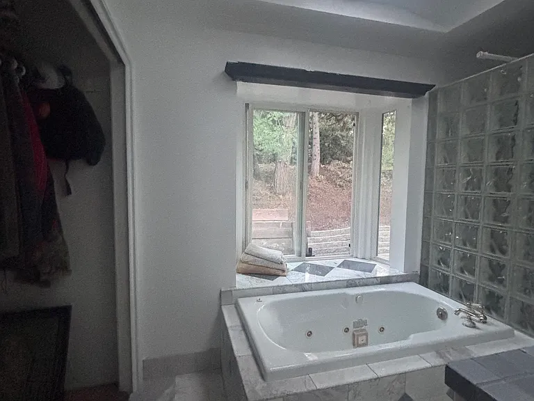 14016 Hooper Ct — Photo 2