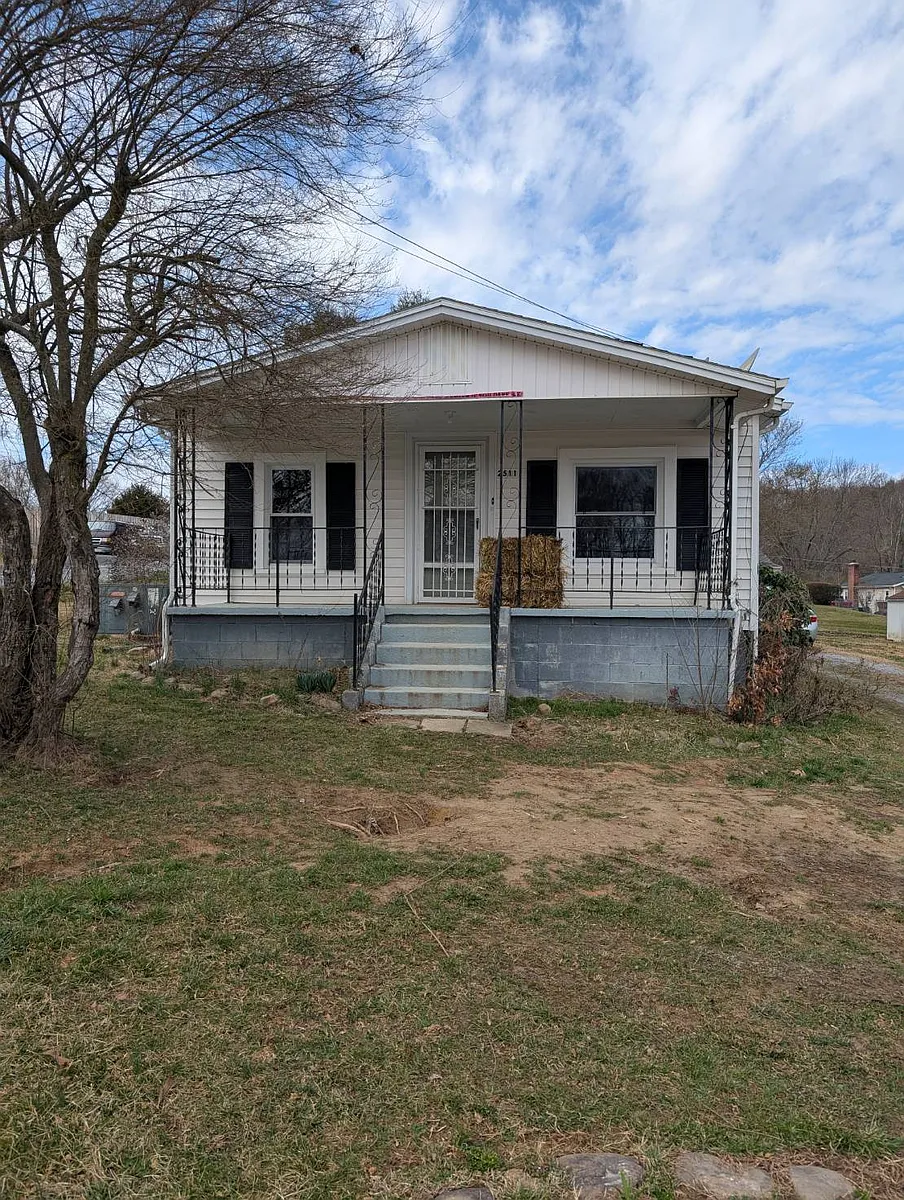 Photo 1 of 16 - 2511 Watauga Rd - Johnson City, TN Primary Photo - 2511 Watauga Rd