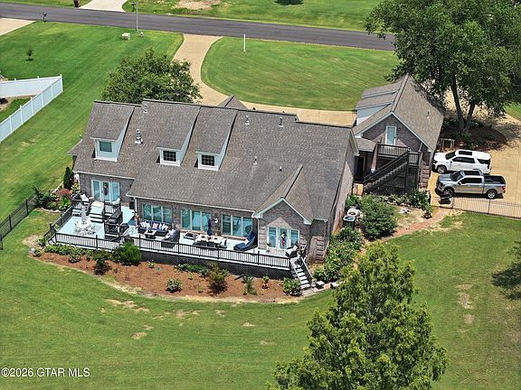 3rd image of 60054 Birchwood Ln