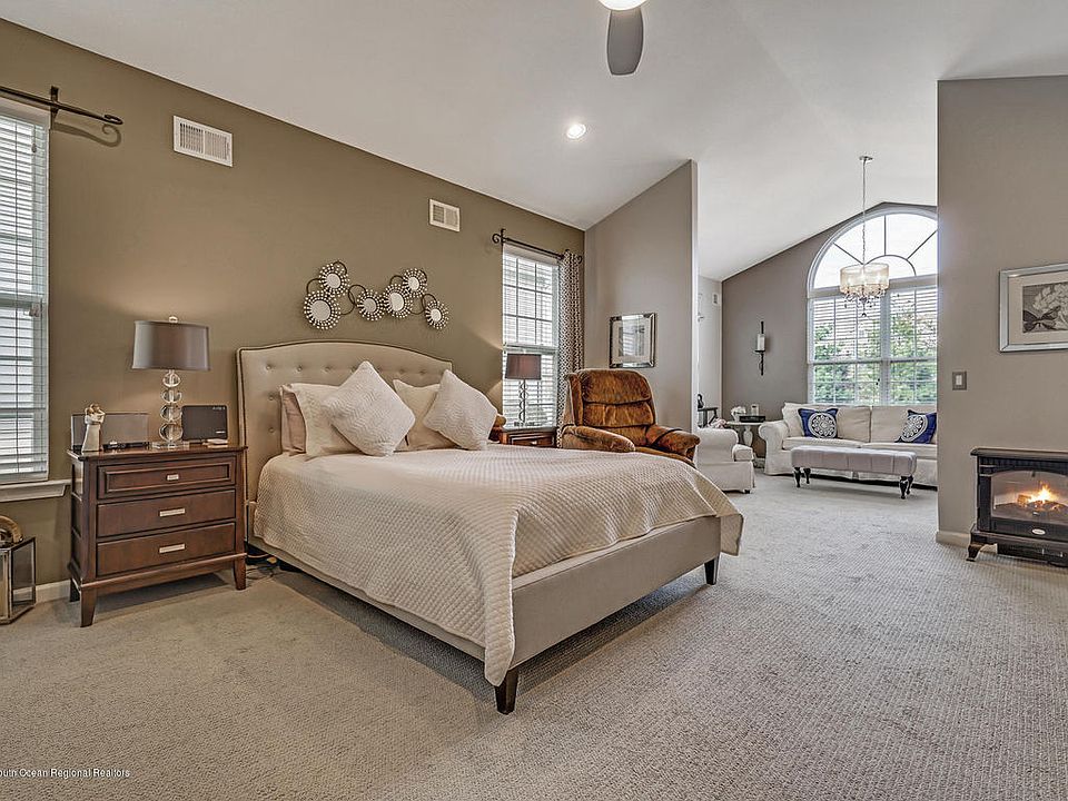 1st image of 218 Enclave Blvd
