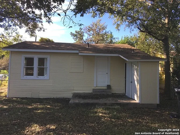 515 Lincolnshire Dr — Photo 11