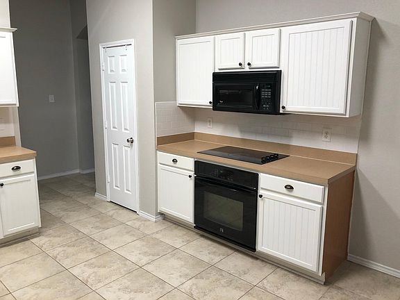 3rd image of 313 Birchwood Ln
