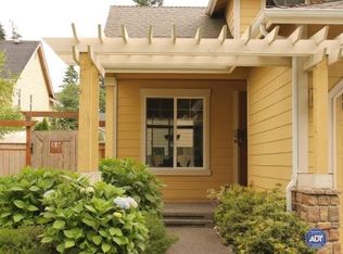 922 Lawton Rd, Lynnwood, WA 98036