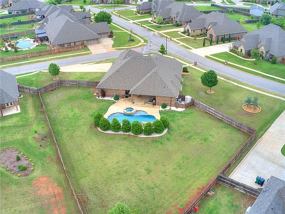 2nd image of 15417 Colonia Bella Dr