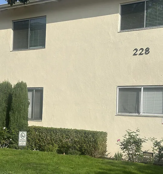 228 S Doheny Dr #1 — Photo 1