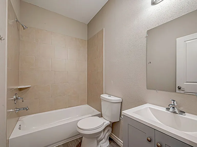 5530 Hirondel St #B — Photo 28