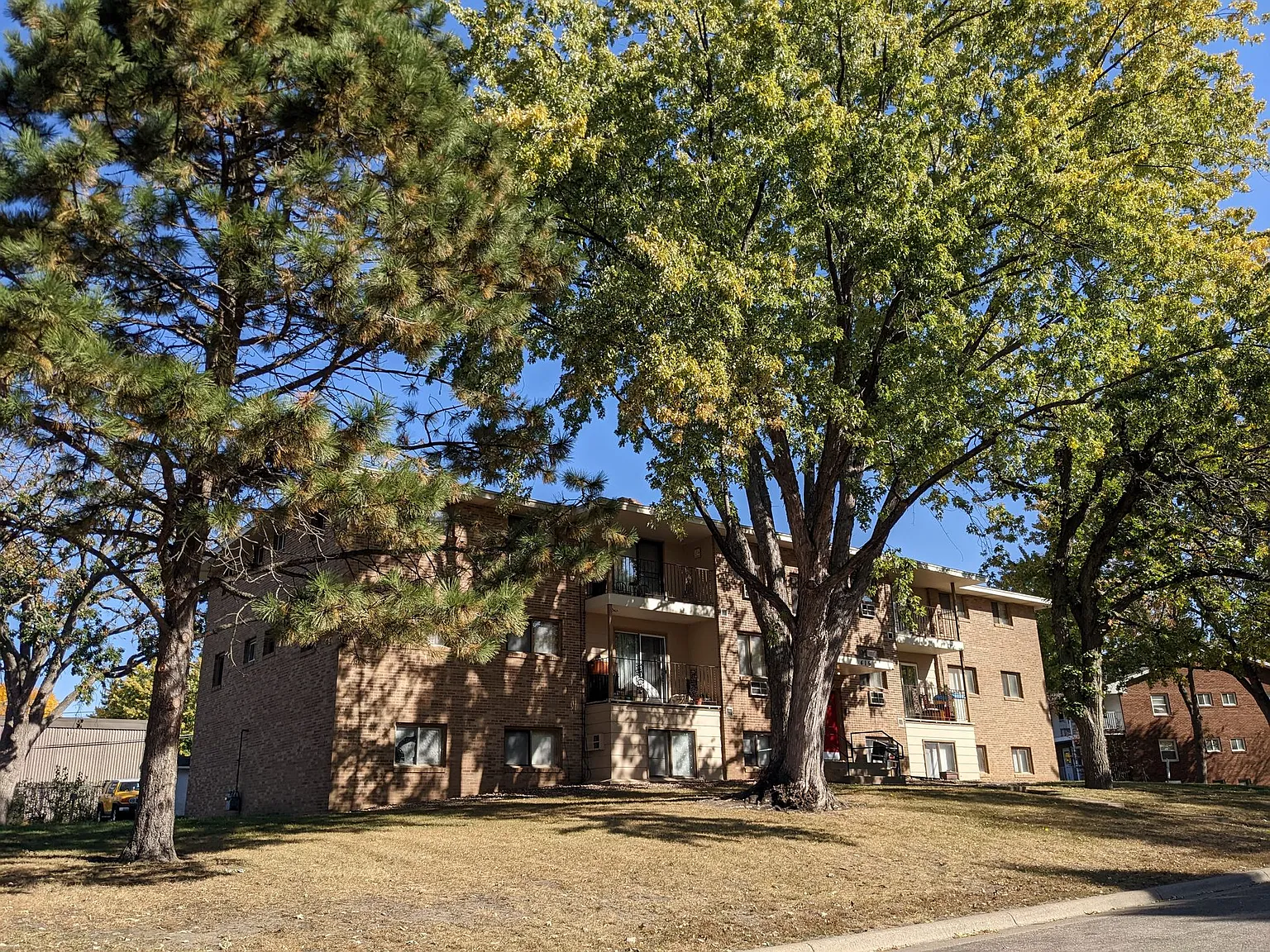 74th Avenue — Photo 4