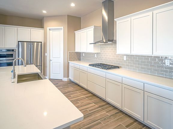 Kitchen - Marilyn II Holly Estates