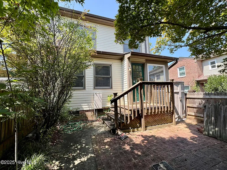 225 E New York Ave — Photo 33