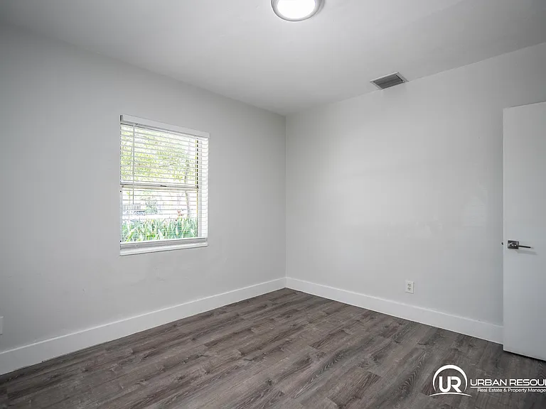 1691 NE 143rd St — Photo 28