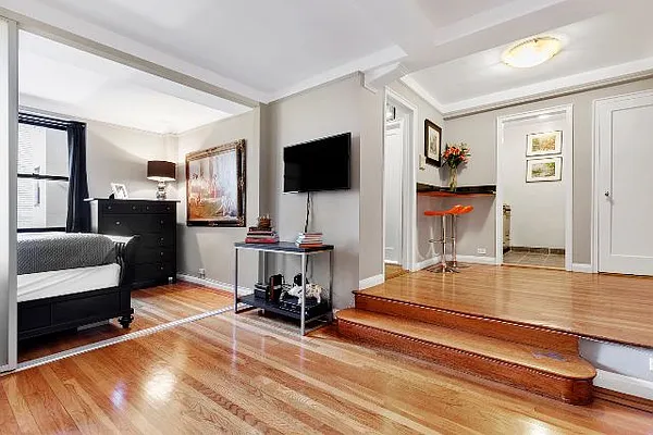 Sold by Cooper & Cooper Real Estate | media 10