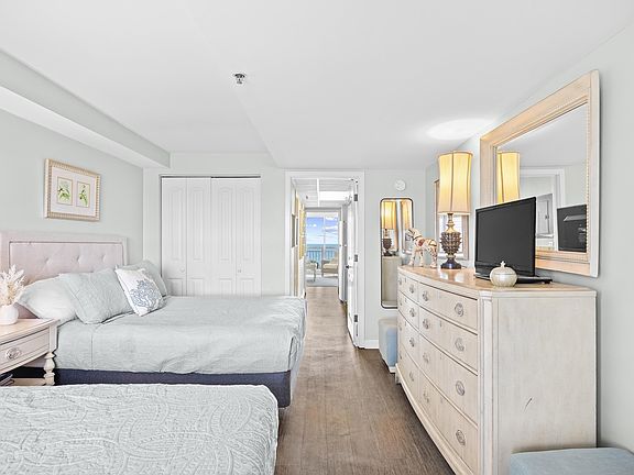 3rd image of 601 Retreat Beach Circle #422