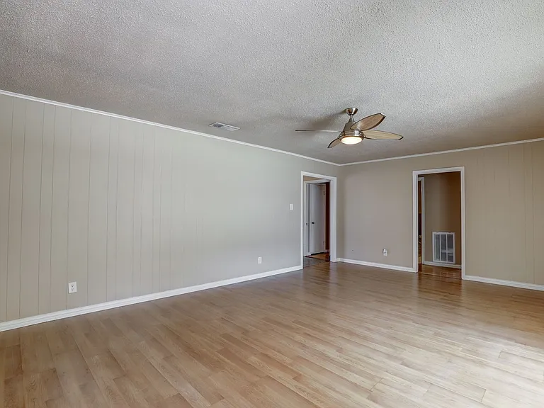 1717 S Park Rd — Photo 3