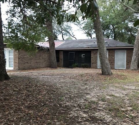 2nd image of 106 Beverly Dr