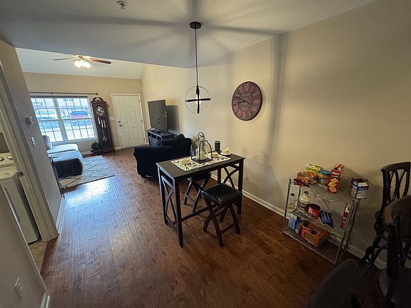 4th image of 503 Villa Pl #1