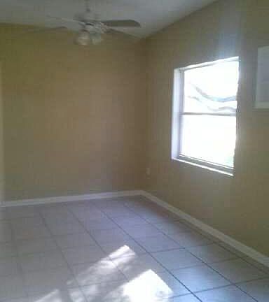 3rd image of 4102 Meadowbrook Ave