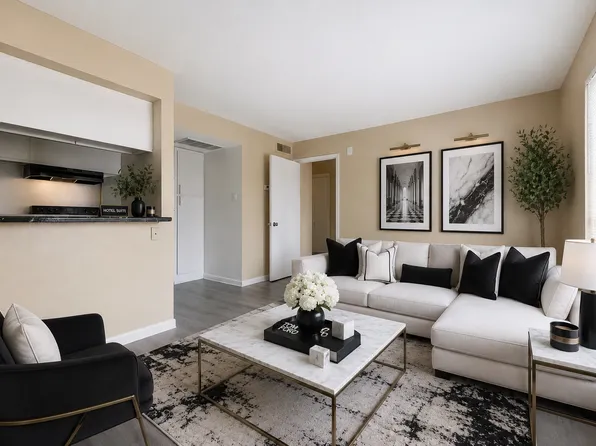 The Venetian on Ella
