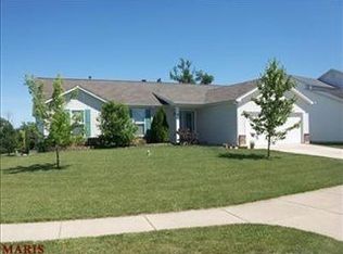 27 Tulip Bend Dr, Wentzville, MO