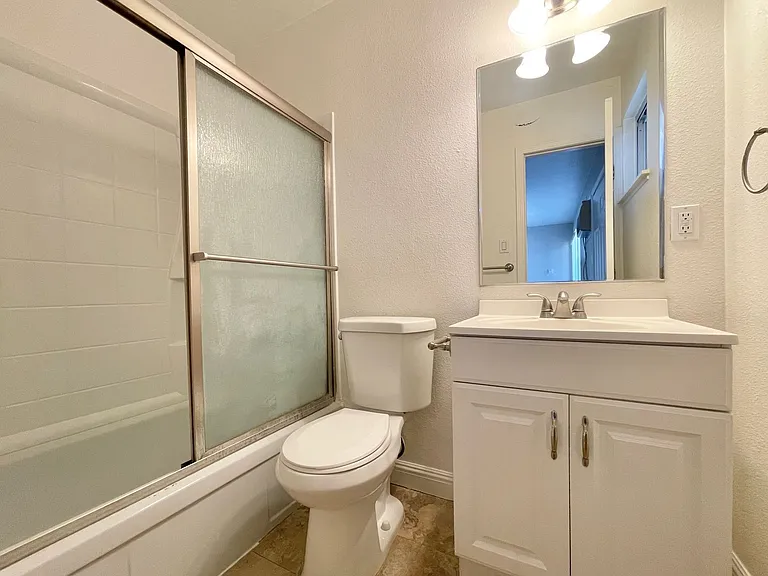 1214 Bell Street — Photo 6