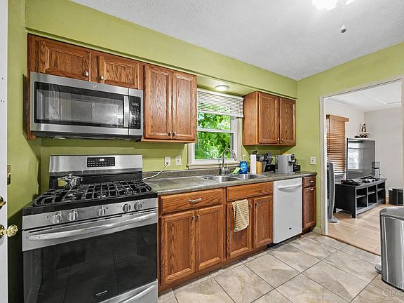 5th image of 6480 Ridgefield Dr