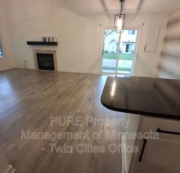 1860 Cliff Lake Ct — Photo 5