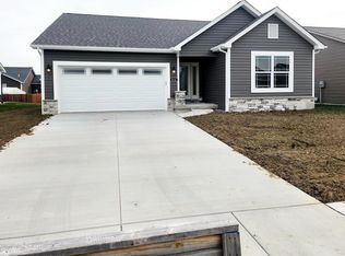 816 Topaz Ct, Mascoutah, IL 62258