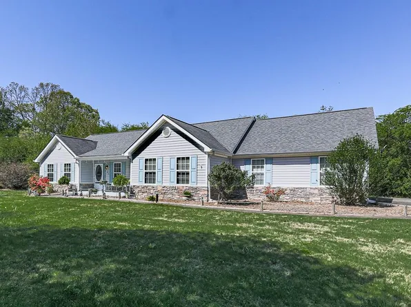 56 Jacobs Bnd, Talking Rock, GA 30175