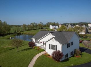 4 Falcon Ln, Weyers Cave, VA 24486