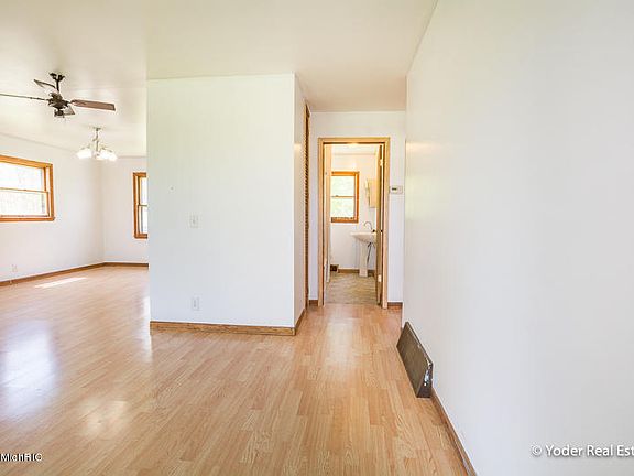5th image of 16535 112th Ave