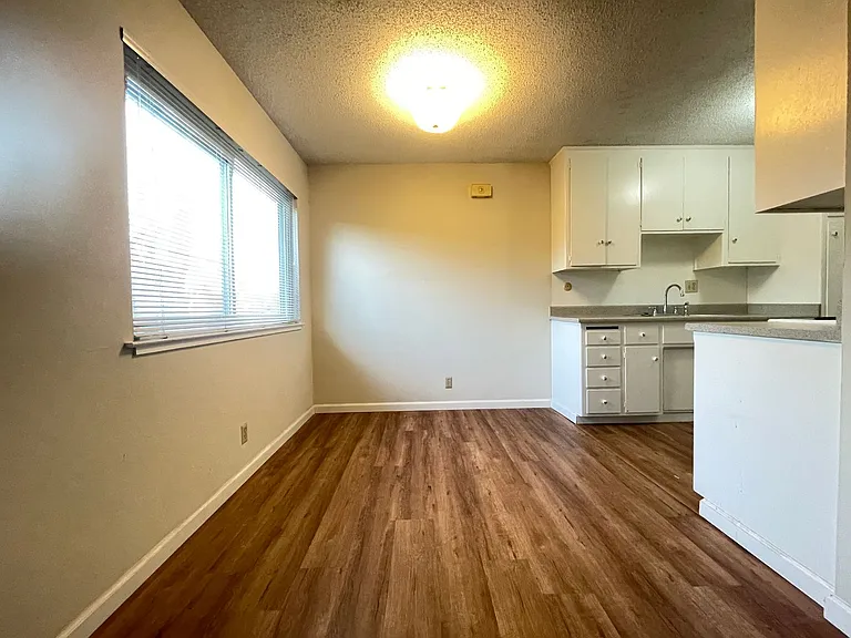 2550 Arroyo Dr — Photo 3