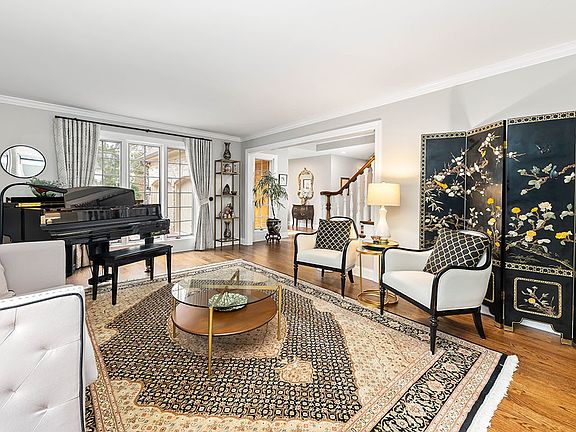 5th image of 8 Tartan Lakes Cir