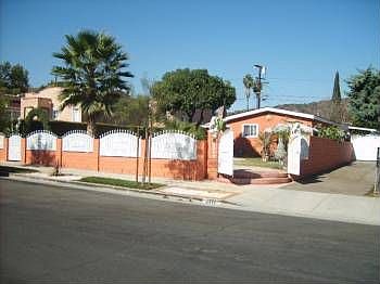 3rd image of 2317 Laverna Ave