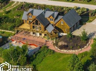 2219 Westhills Dr, Fairfield, IA