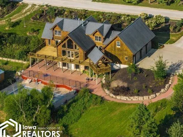 2219 Westhills Dr, Fairfield, IA 52556