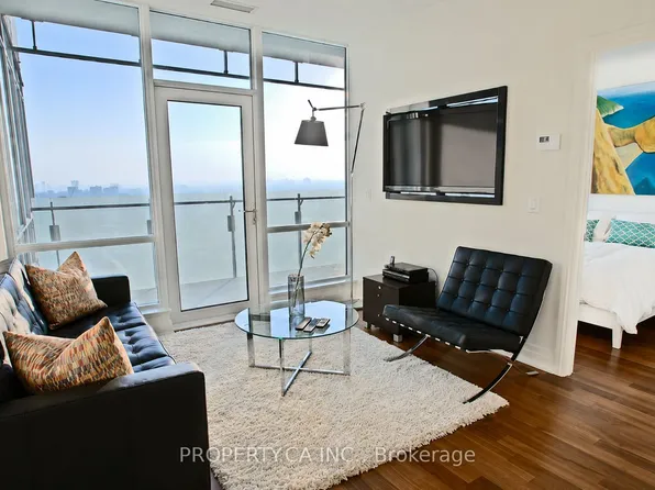80 John St #2904, Toronto, ON M5V 3X4