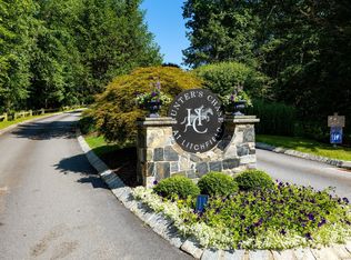 200 Hunter Dr #200, Litchfield, CT 06759