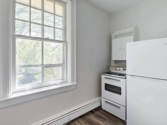 5th image of 106 2nd Ave N #2