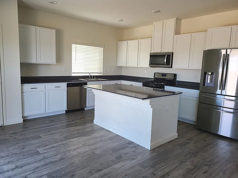 8833 Portia Dr — Photo 4