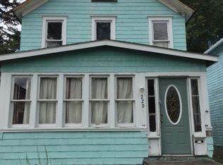 229 Rockwell St, Conneaut, OH 44030