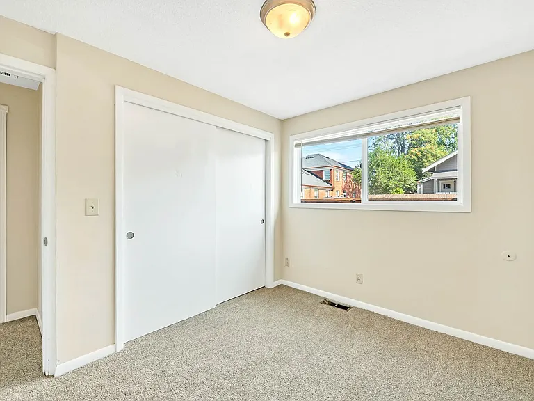 Ferry St - 4 Plex — Photo 16